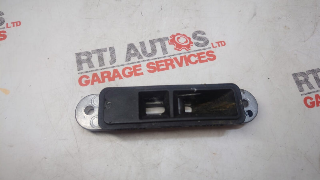 Saab 9-3 93 CV Convertible Roof Latch/Catch LH 12830221 / 122100501 RH 128300...