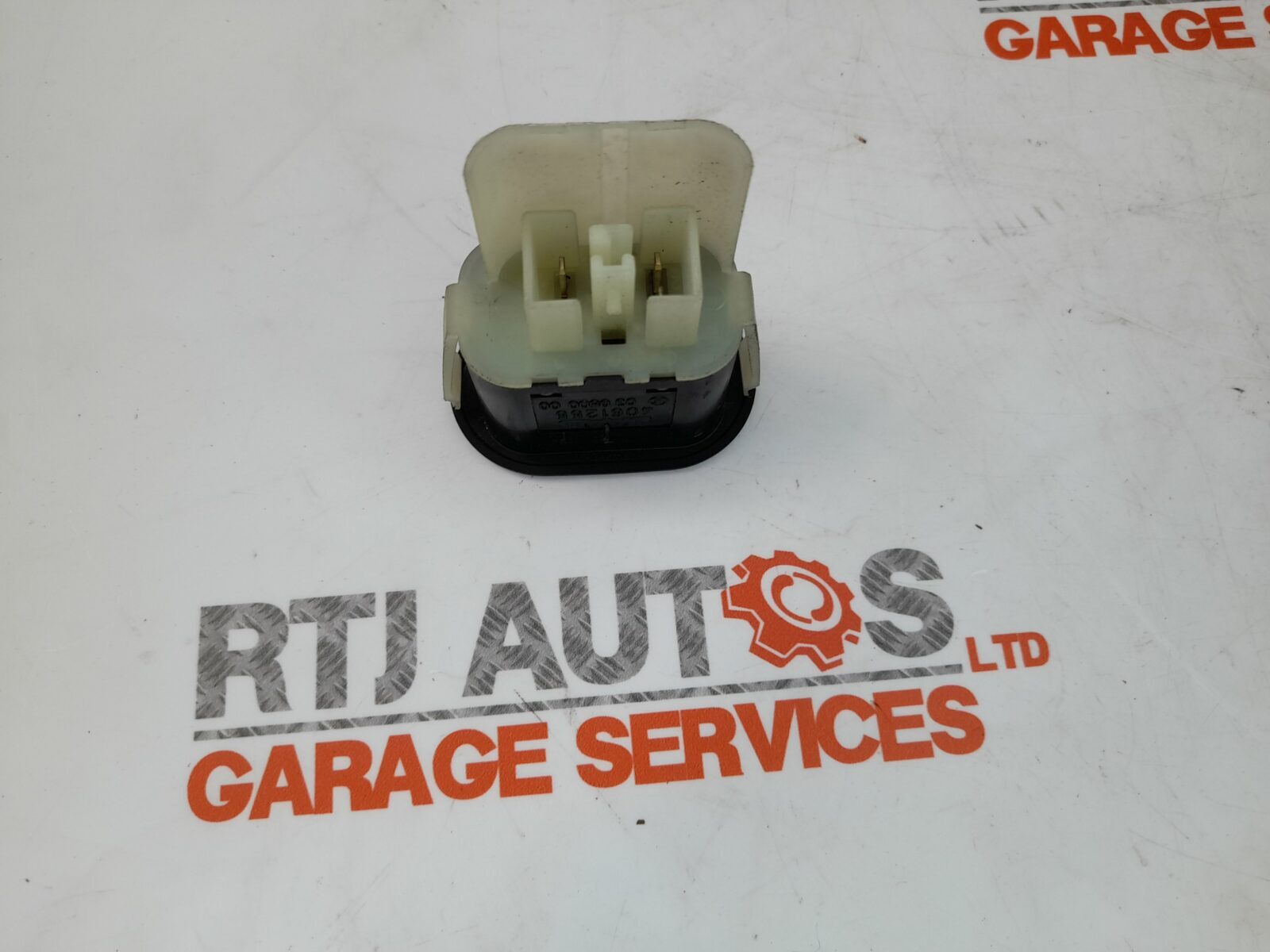 Saab 900 9000 (1994-1996) Boot Tailgate Release Switch 4061255