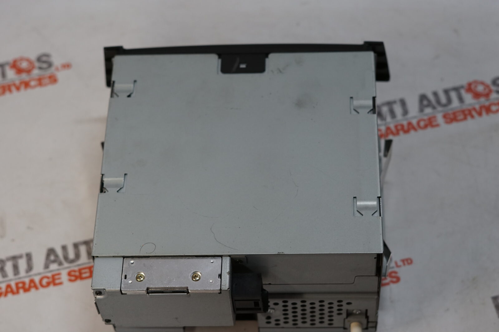 Saab 93 9-3 Amplifier 12771230 and 6 CD Changer 12758277