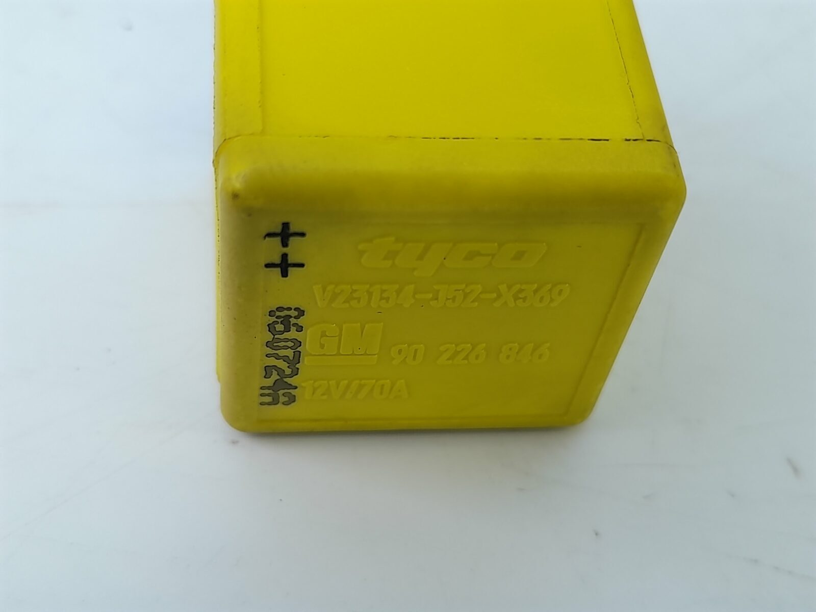 Saab 900 9000 9-3 9-5 12V Relay 90226846