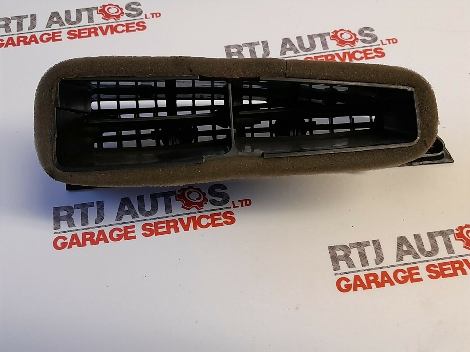 SAAB 93 9-3 03-06 Centre Dashboard Air Vent Outlet 12786857 RHD