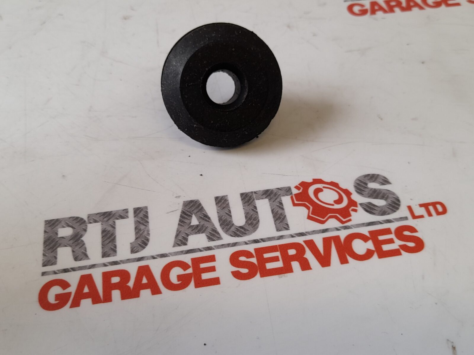 Genuine Saab 93 9-3 95 9-5 900 Radiator Rubber Bushing 90091989