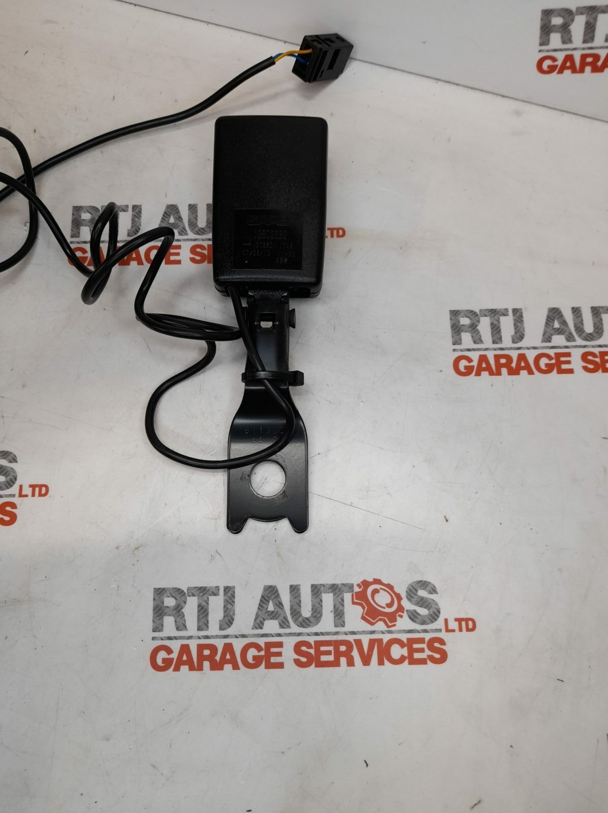 Saab 93 9-3 CV Convertible 04-12 Front Seatbelt Buckle 12802232 32022158