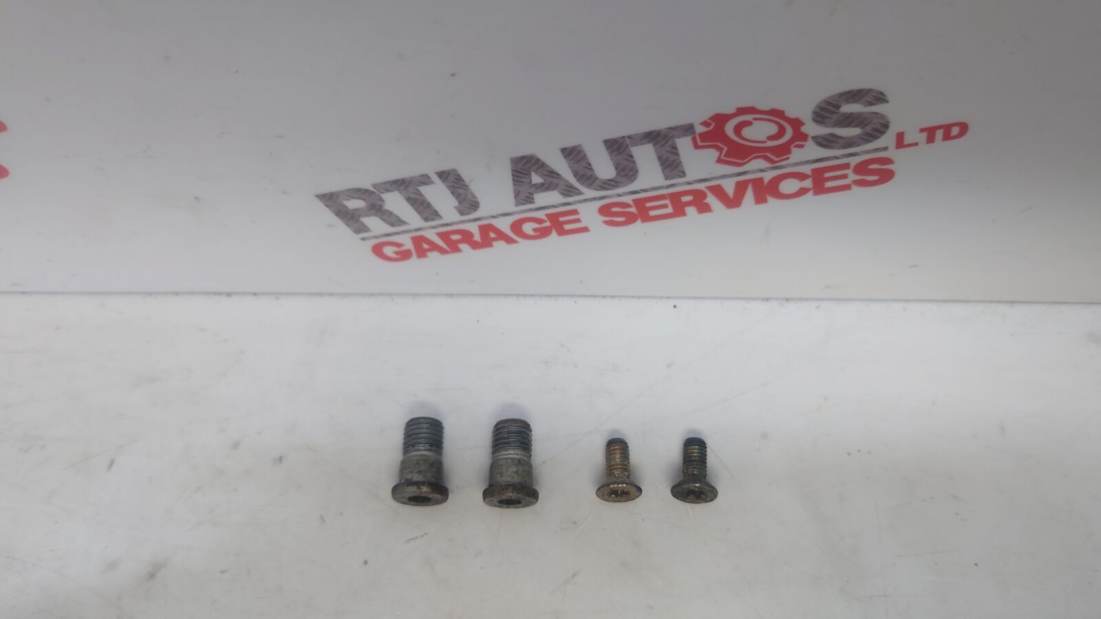 Saab 93 9-3 03-Onwards Brake Disc Retaining Screw Set (2X Front + 2X Back)
