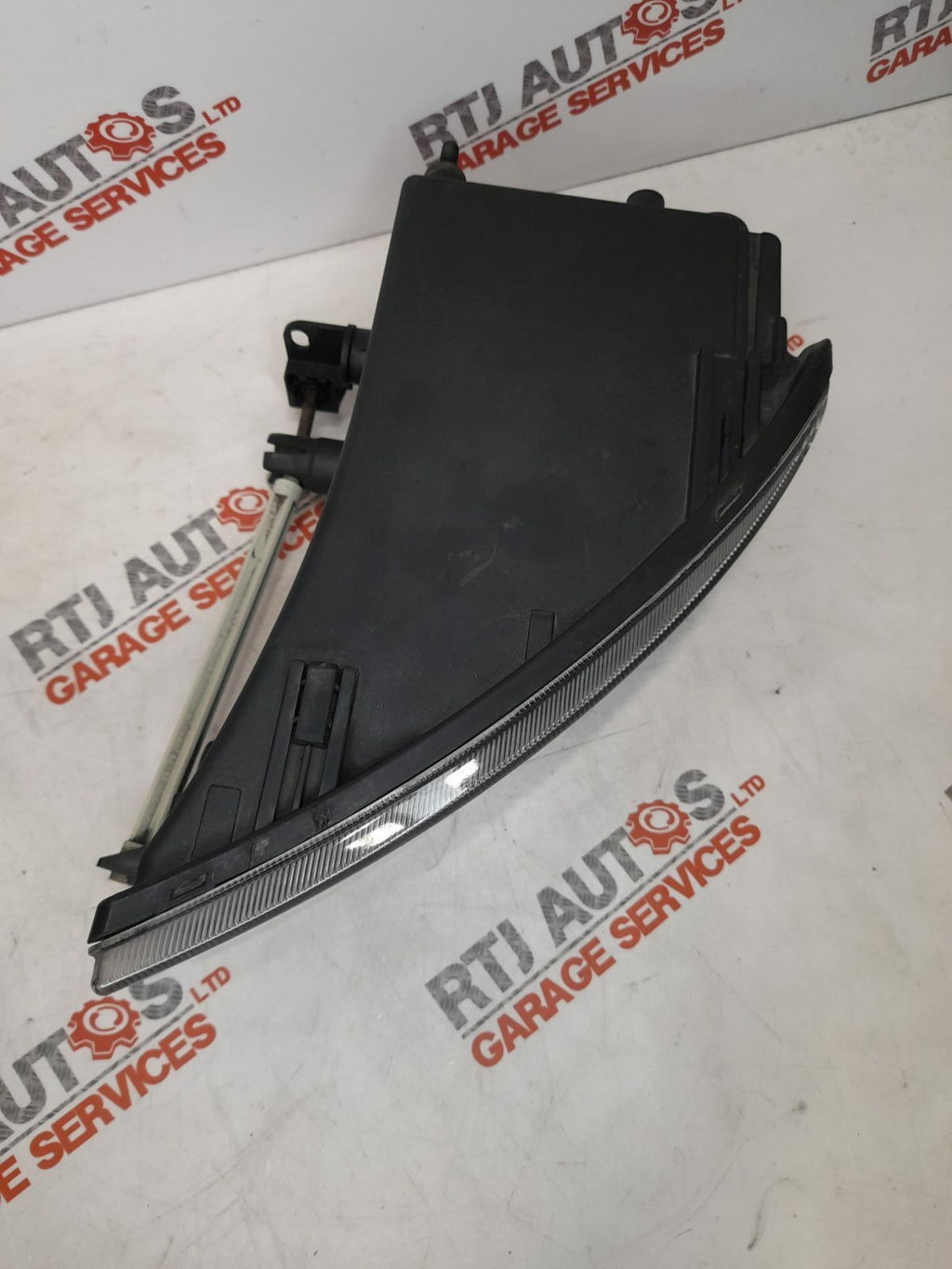 Saab 9-3 2003 - 2007 Left Hand Passengers Nearside Fog Light 12785951