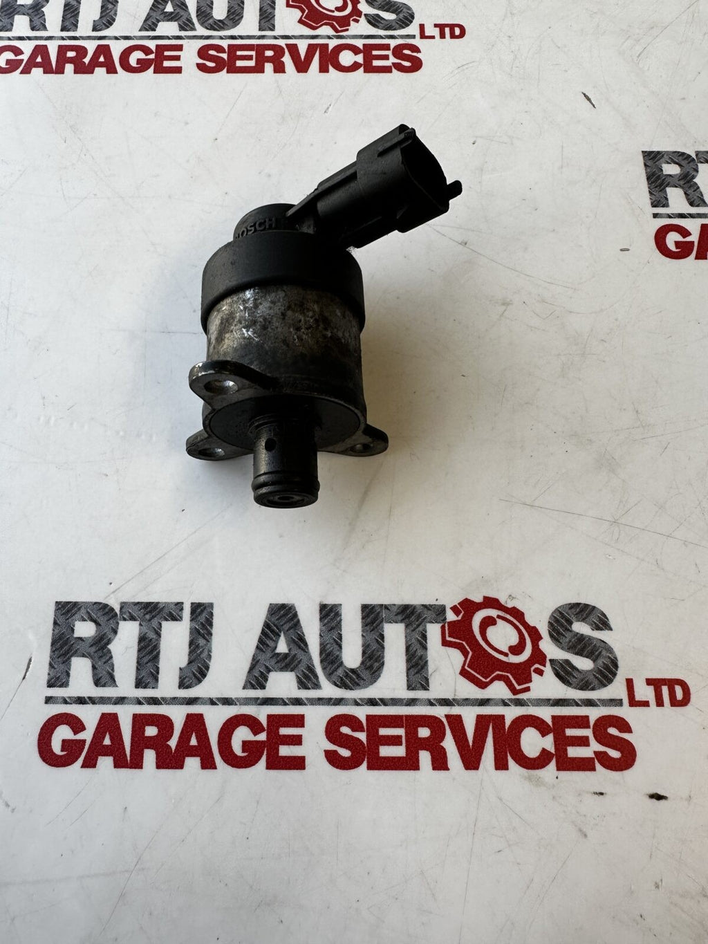 SAAB 93 9-3 95 9-5 Fuel Pump Pressure Regulator Control Valve 0928400653