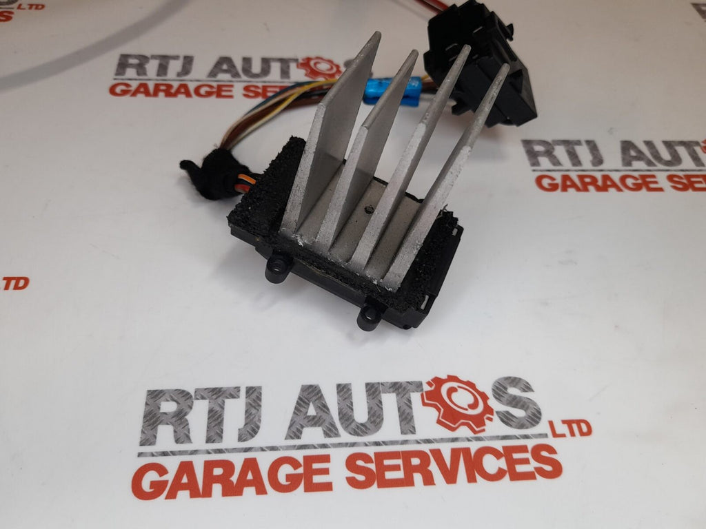 Saab 9-5 95 Heater Fan Resistor Control Unit 5468160
