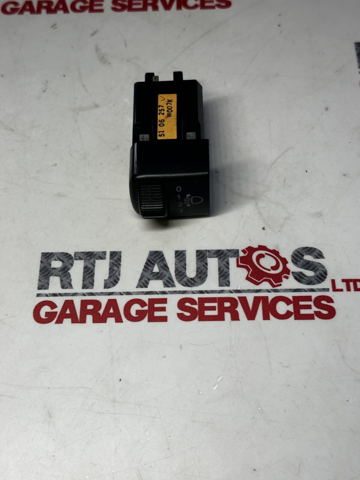SAAB 900 93 9-3 Headlamp Headlight Levelling Adjustment Switch 4736906 / 5471073