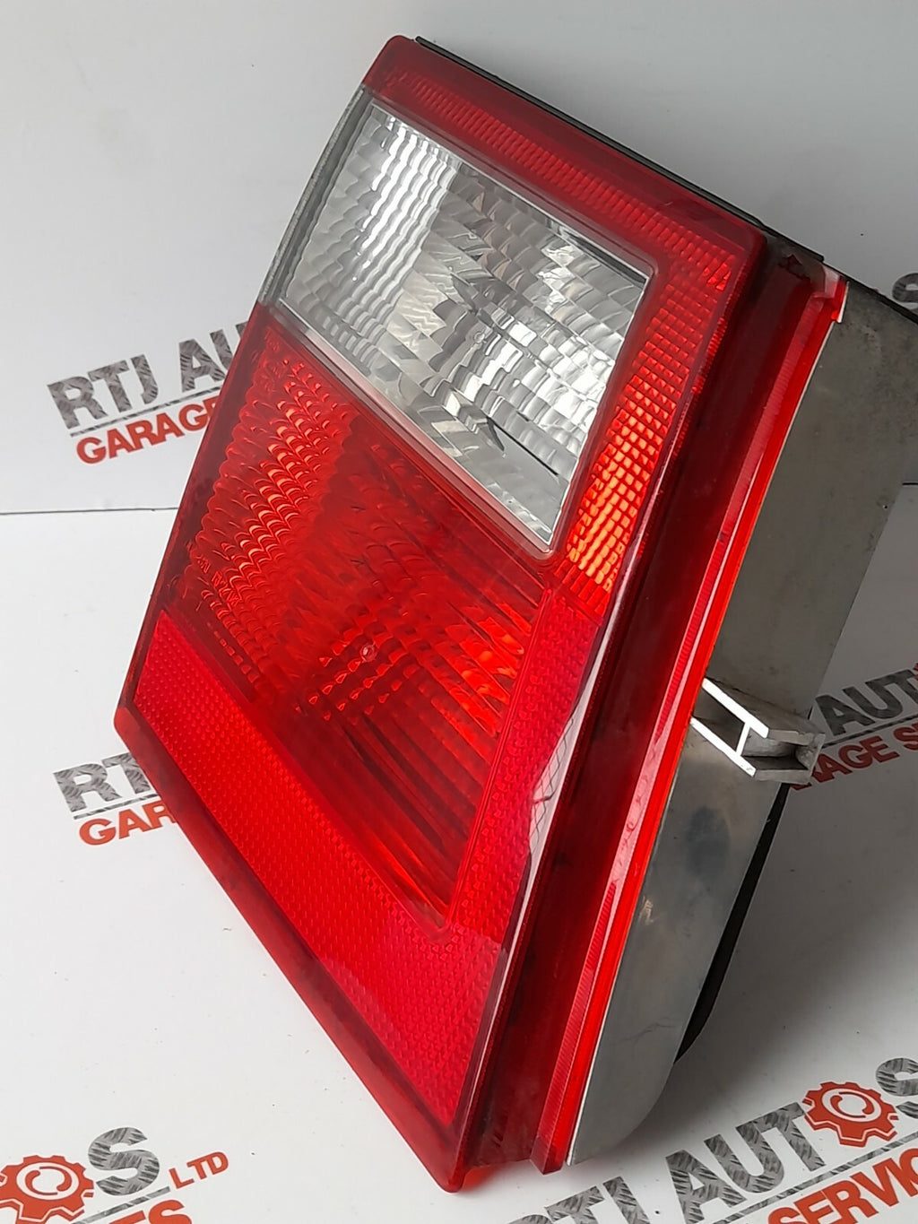 SAAB 95 9-5 2002 - 2005 SALOON LEFT HAND REAR INNER BOOT LAMP LIGHT 5404603