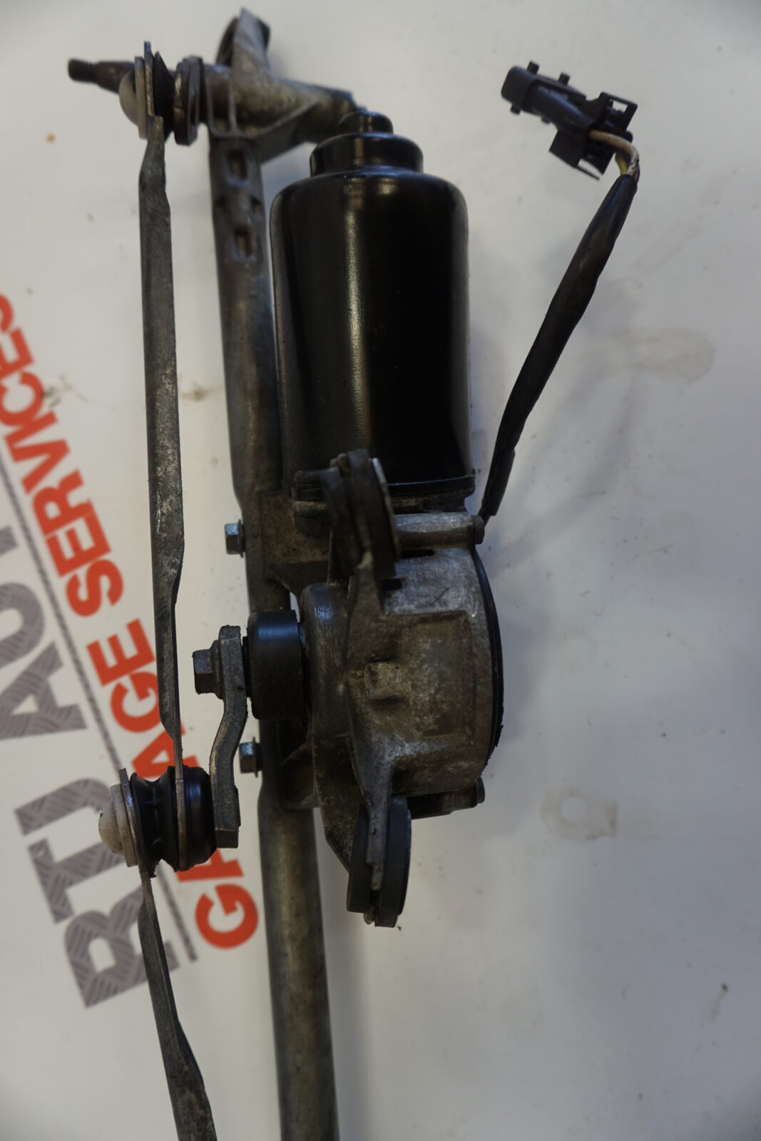 Saab 93 9-3 Front Window Wiper Motor 12757153 and Linkage 12757155