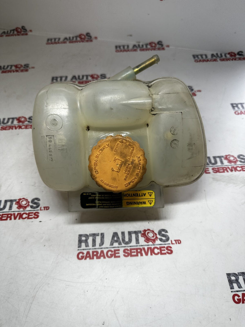 Saab 93 9-3 Water Coolant Expansion Header Tank 2.0 90448877