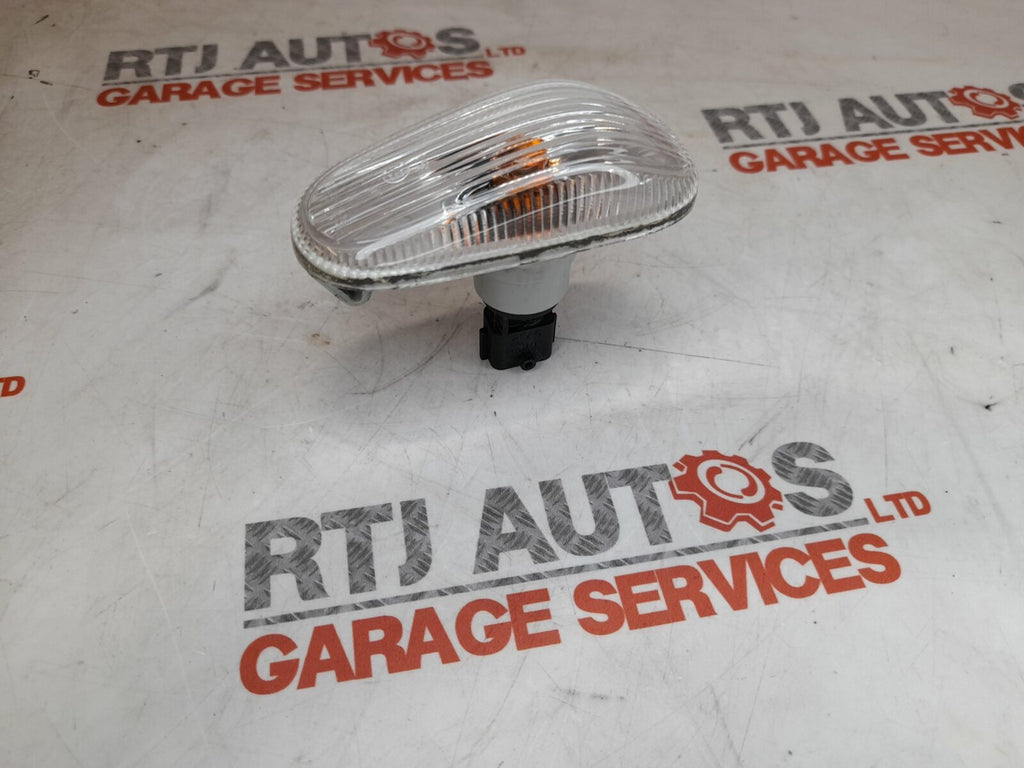 Saab 93 9-3 95 9-5 Side Indicator Lamp 12777318 12785743