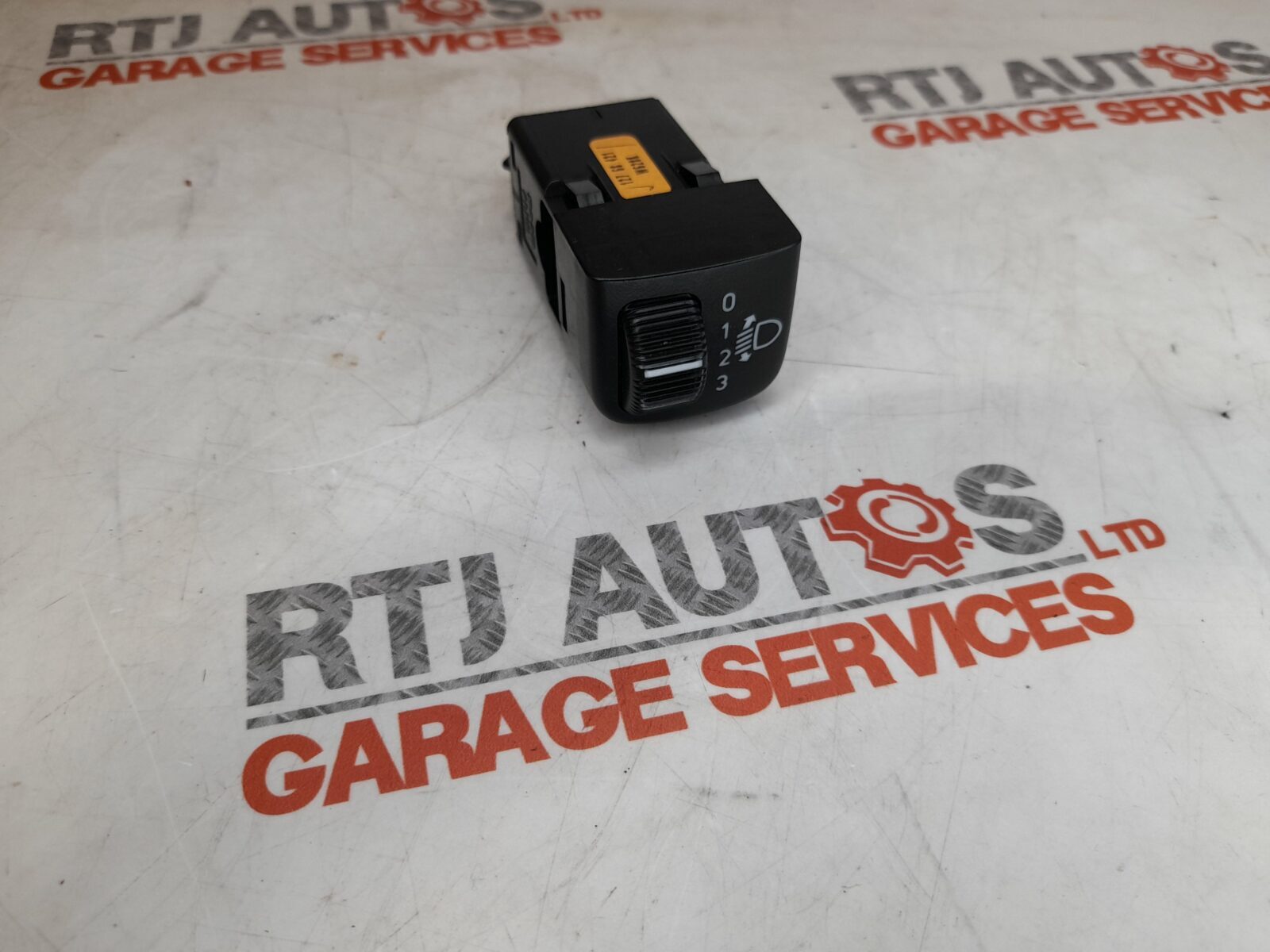 Saab 95 9-5 2006 to 2010 Headlamp Levelling Switch 12768421