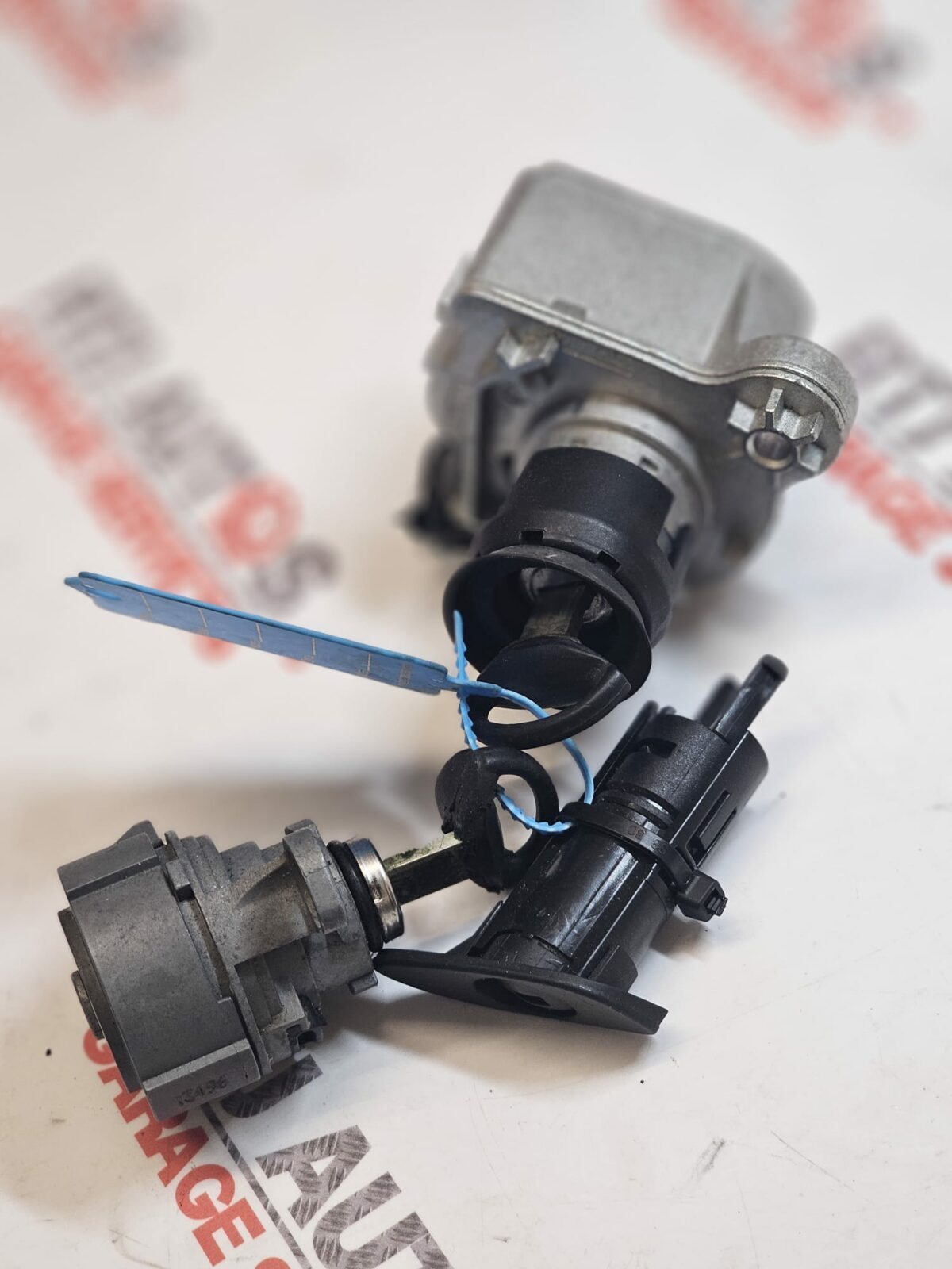 SAAB 93 9-3 (03-06) Tailgate Boot Lock with 2 Keys and Passenger Door and glo...