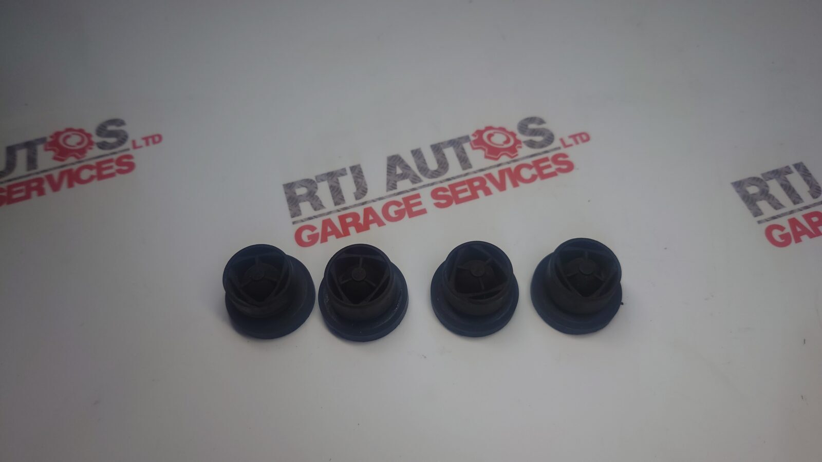 Saab 95 9-5 93 9-3 2003-2011 TID Engine Cover Rubber Bung Inserts X4