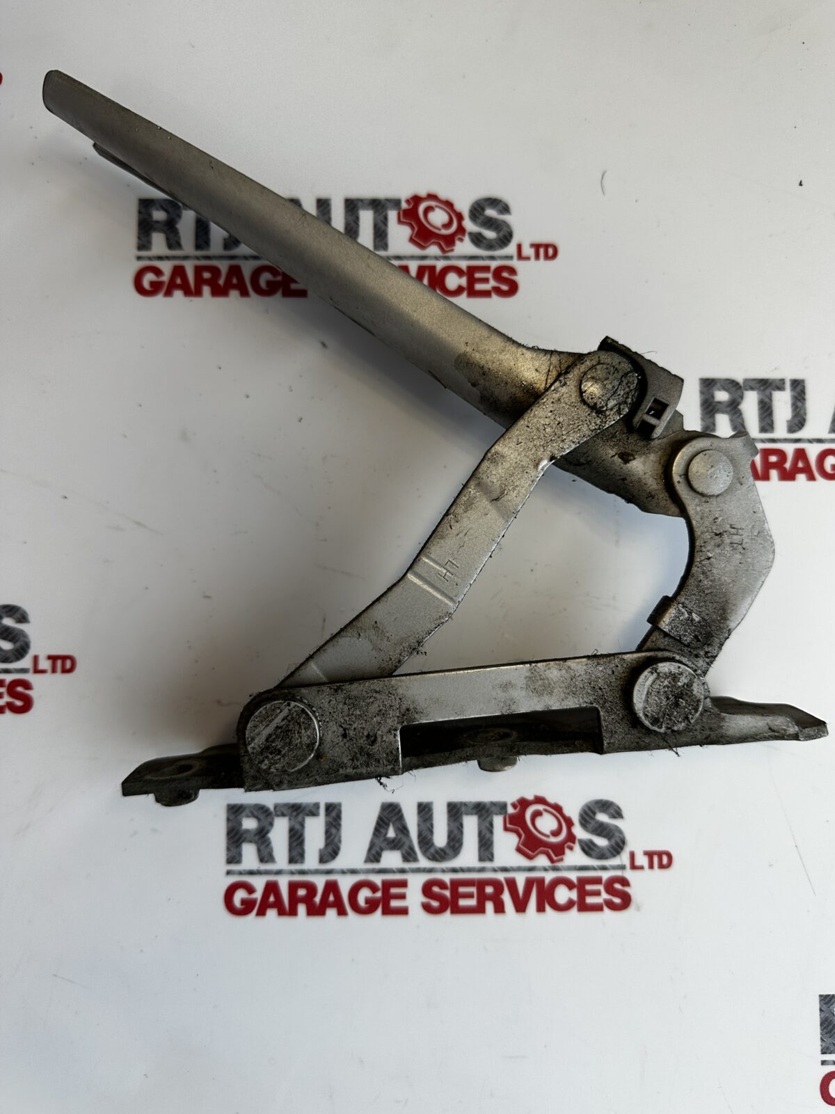 SAAB 93 9-3 (03-11) 4D 5D LH Bonnet Hinge 12775657