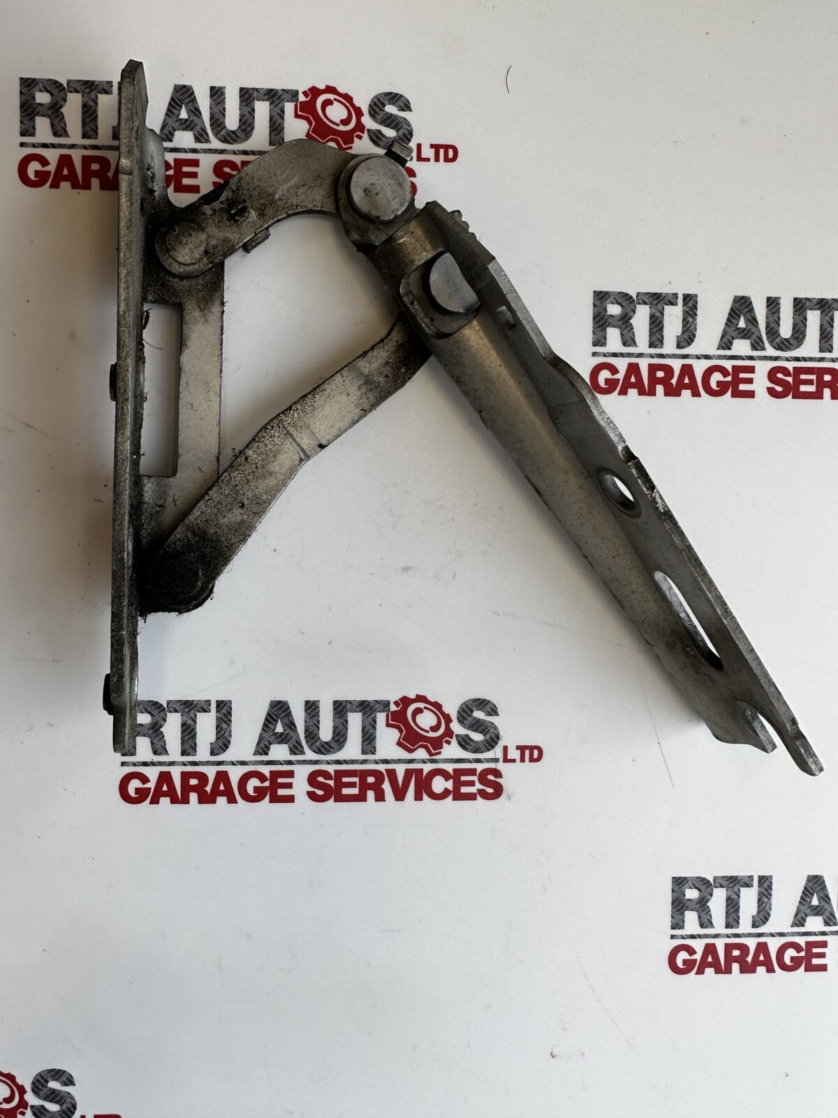 SAAB 93 9-3 (03-11) 4D 5D LH Bonnet Hinge 12775657