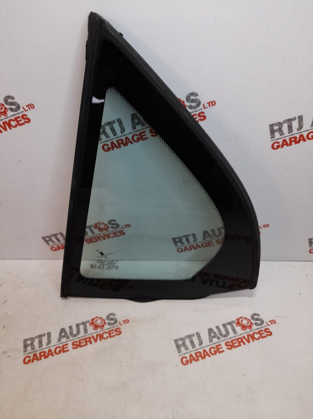 Saab 93 9-3 4D Left Passenger Nearside Rear 1/4 Window Glass 12804489