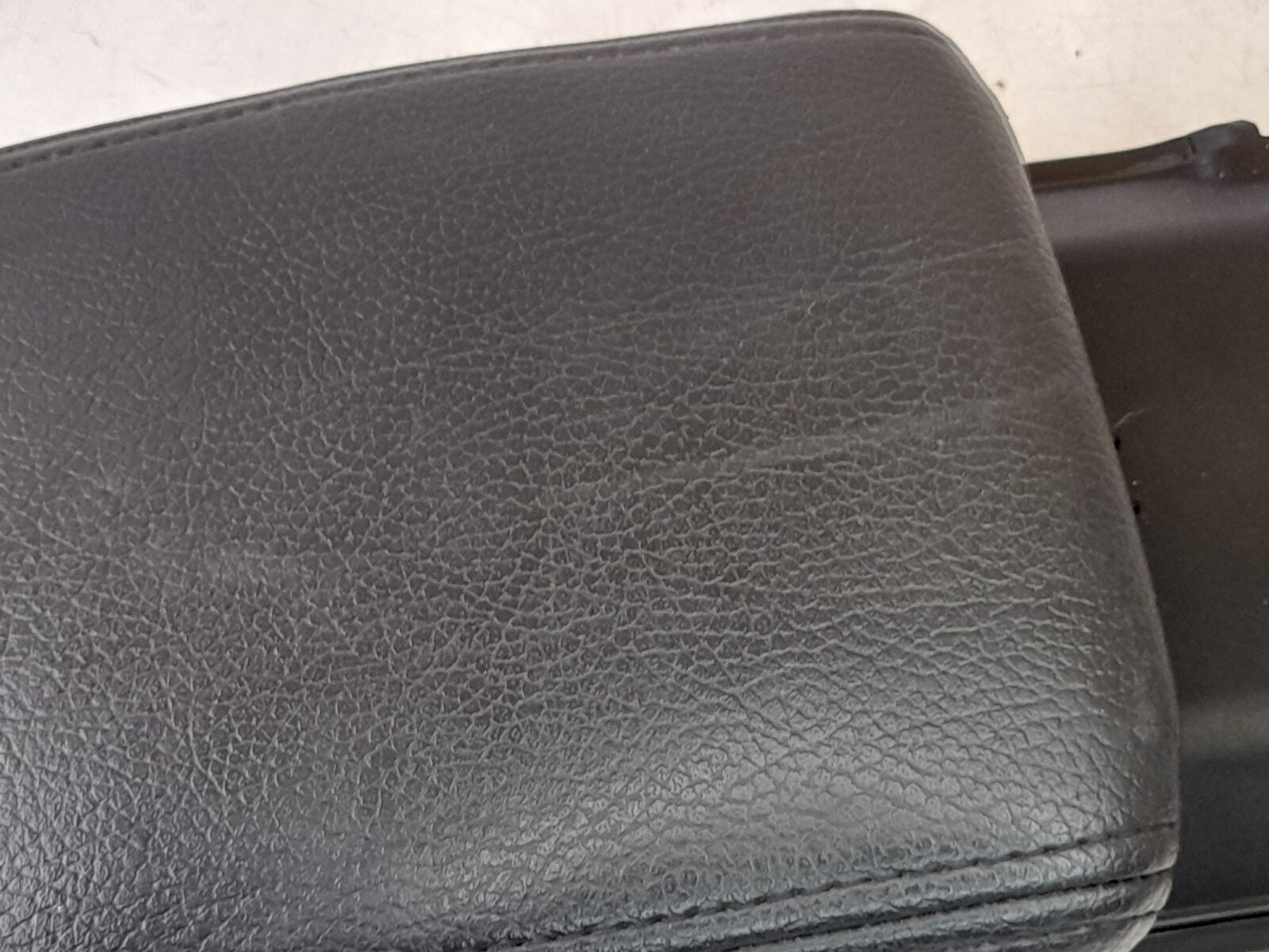 Saab 9-3 From 2008 Adjustable Centre Console Arm Rest Obsidian Black B05 1276...