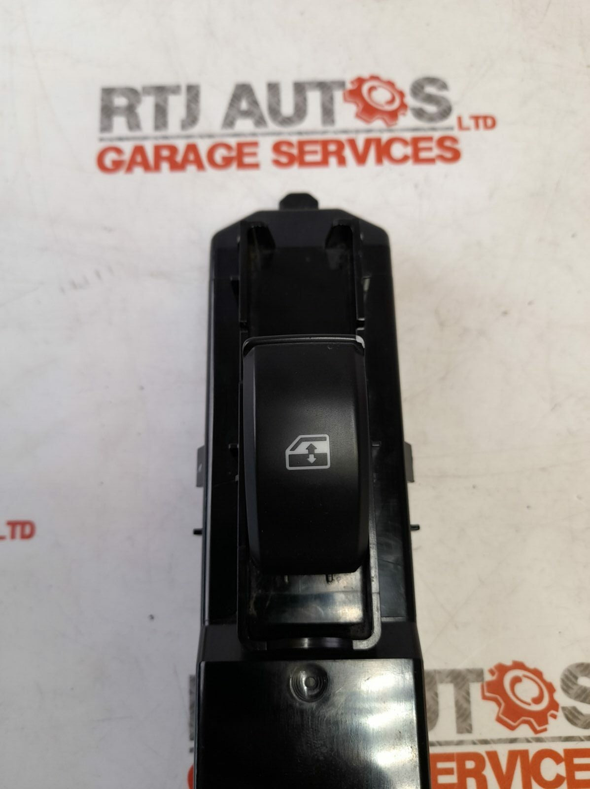 Saab 93 9-3 CV Nearside Front Window Switch Pack w/Finger Protection 12772016