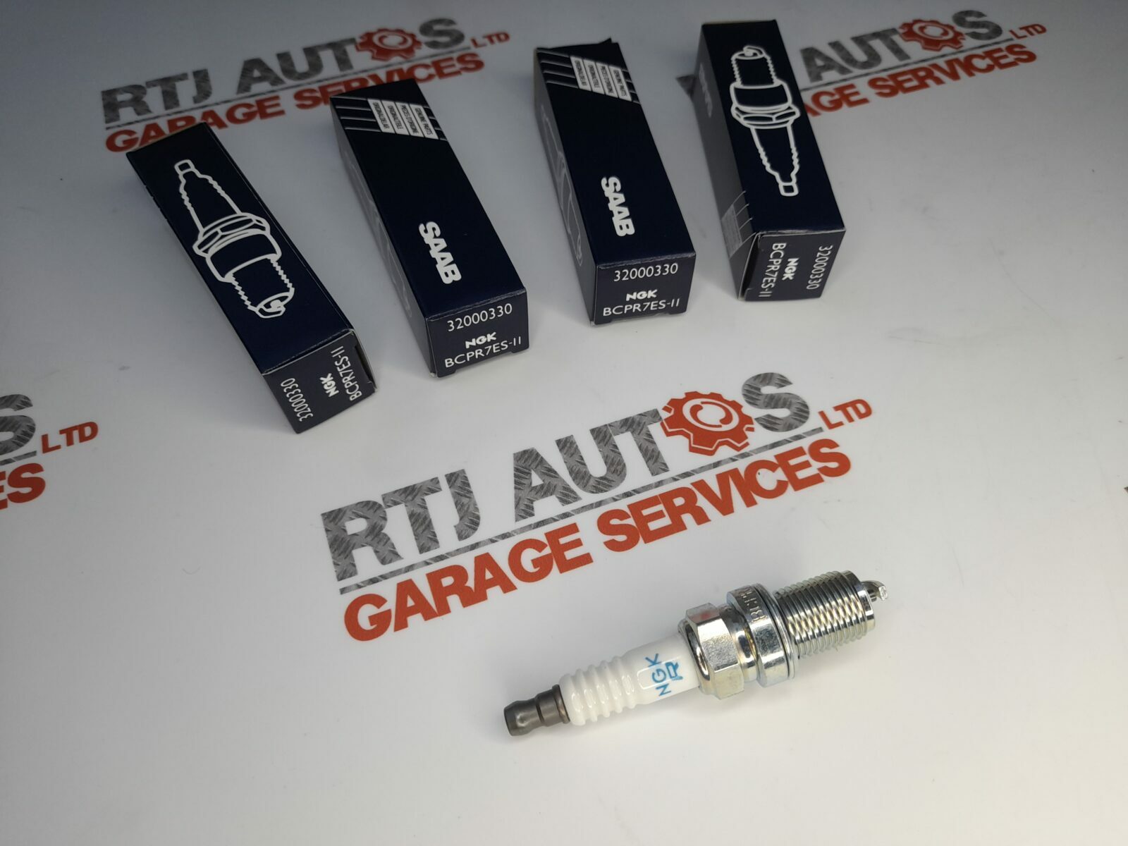 Genuine Saab 900 9000 9-3 9-5 Petrol Turbo Spark Plugs (x4) 32000330 9112541