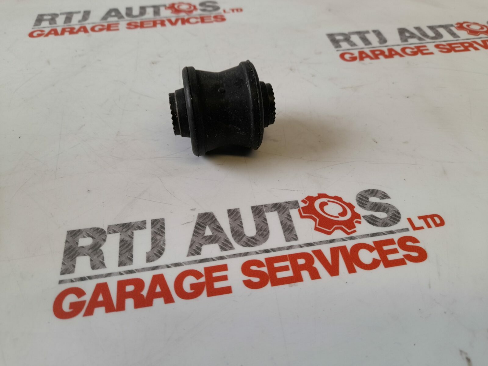 Genuine Saab 9000 Suspension Stabiliser Bar Bearing Bushing (Pair, x2) 8952749