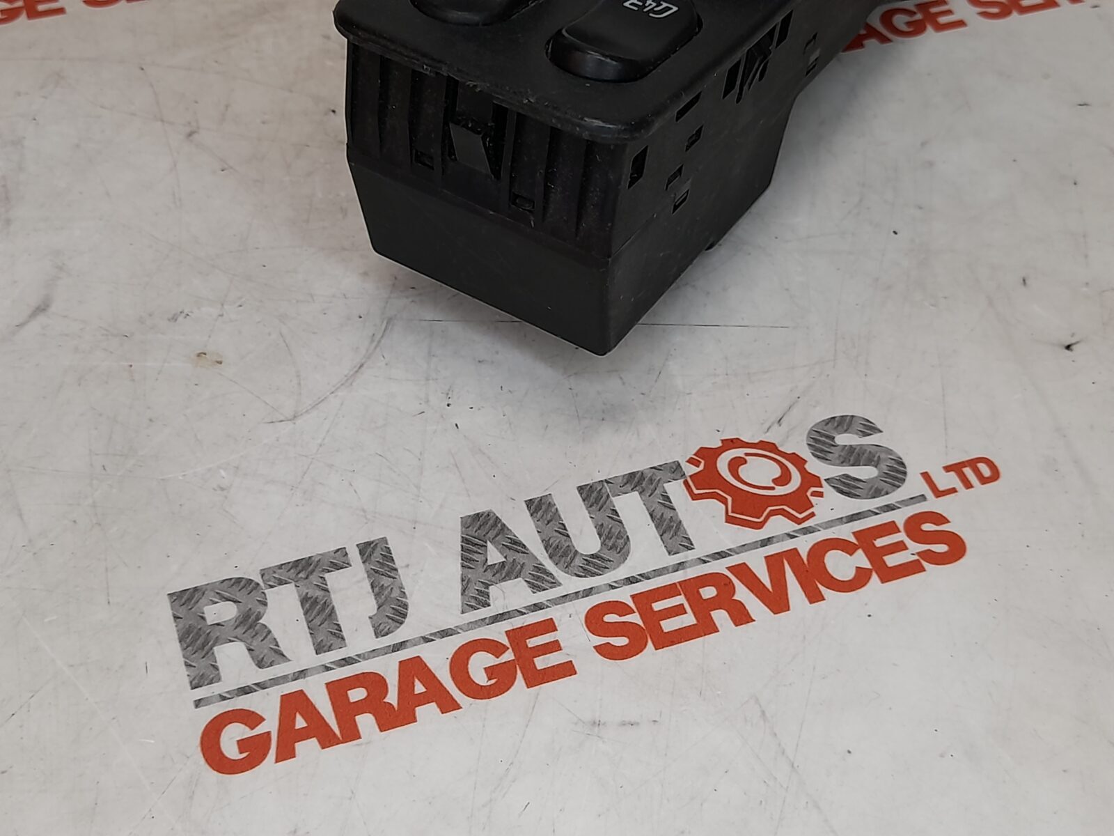 SAAB 900 CV Window Roof Control Switch Pack 4224044 Black