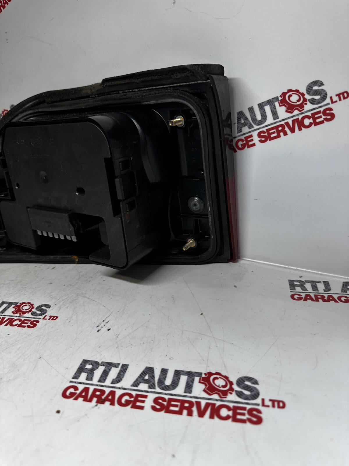 Saab 9000 CSE CS (92-98) Offside Drivers Rear Tail Light