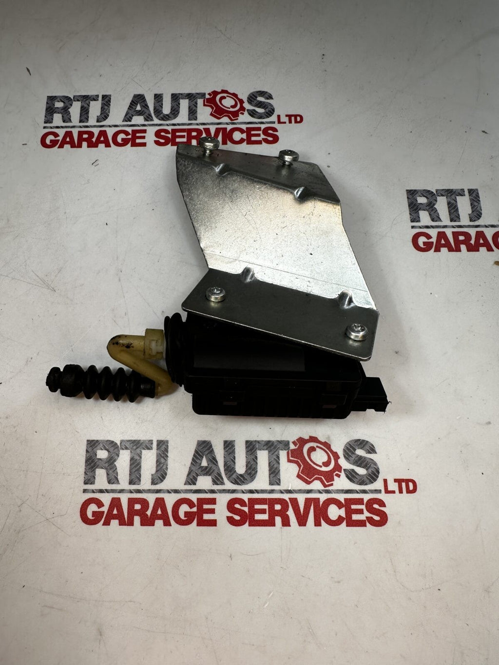 SAAB 9-3 93 (03-Onwards) 4D 5D Petrol Tank Hatch Motor With Bracket 12768499