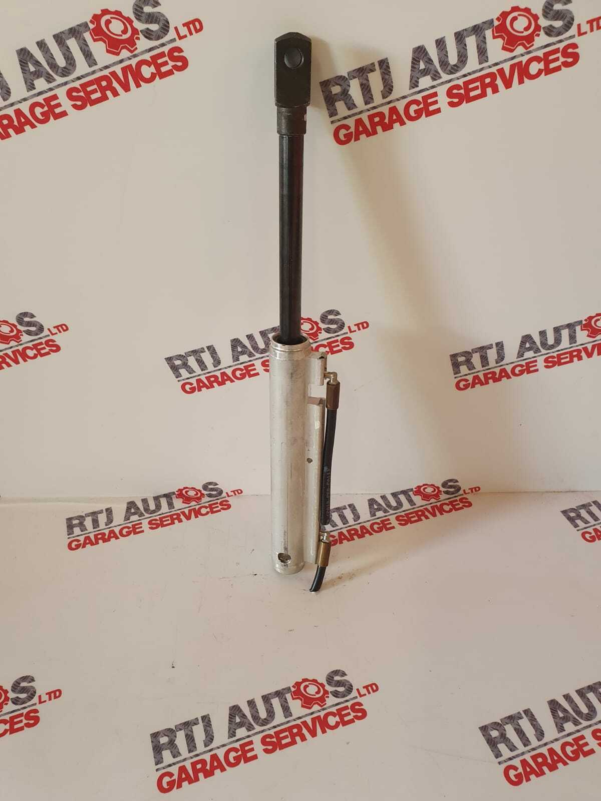 SAAB 9-3 93 Convertible 2003 - 12 Right Hand Rear Ram Tonneau Cylinder 12833502