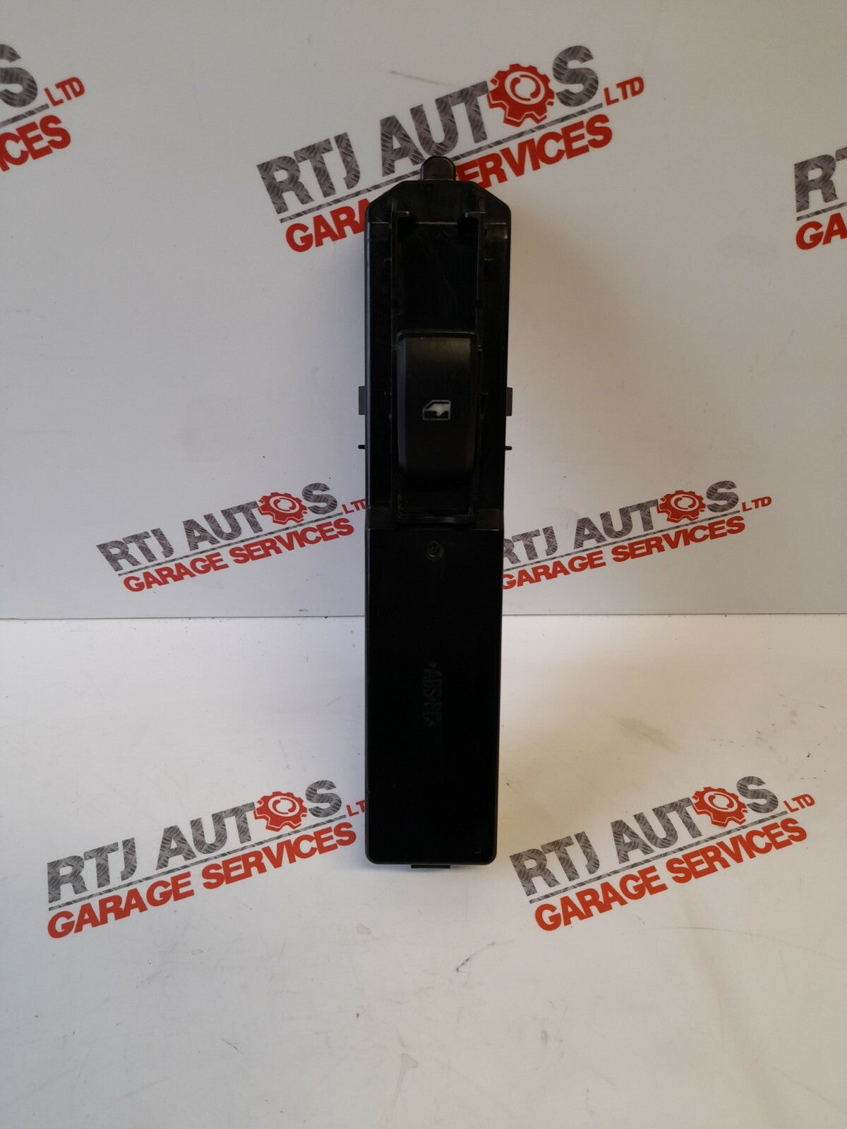 Saab 93 9-3 4D 5D Nearside Rear Window Switch Pack w/Finger Protection 12805699