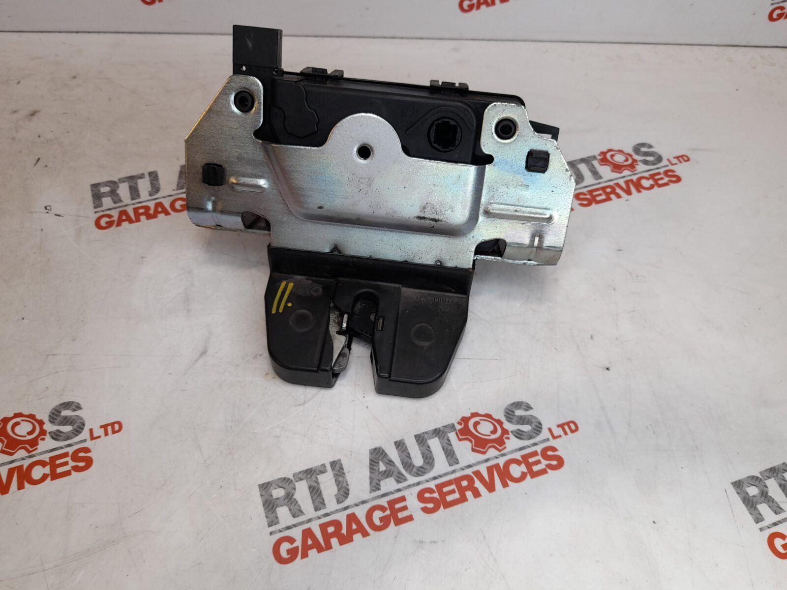 Saab 9-3 (06-11) 9-5 (06-10) Estate Sportwagon Tailgate Boot Lock 13188852
