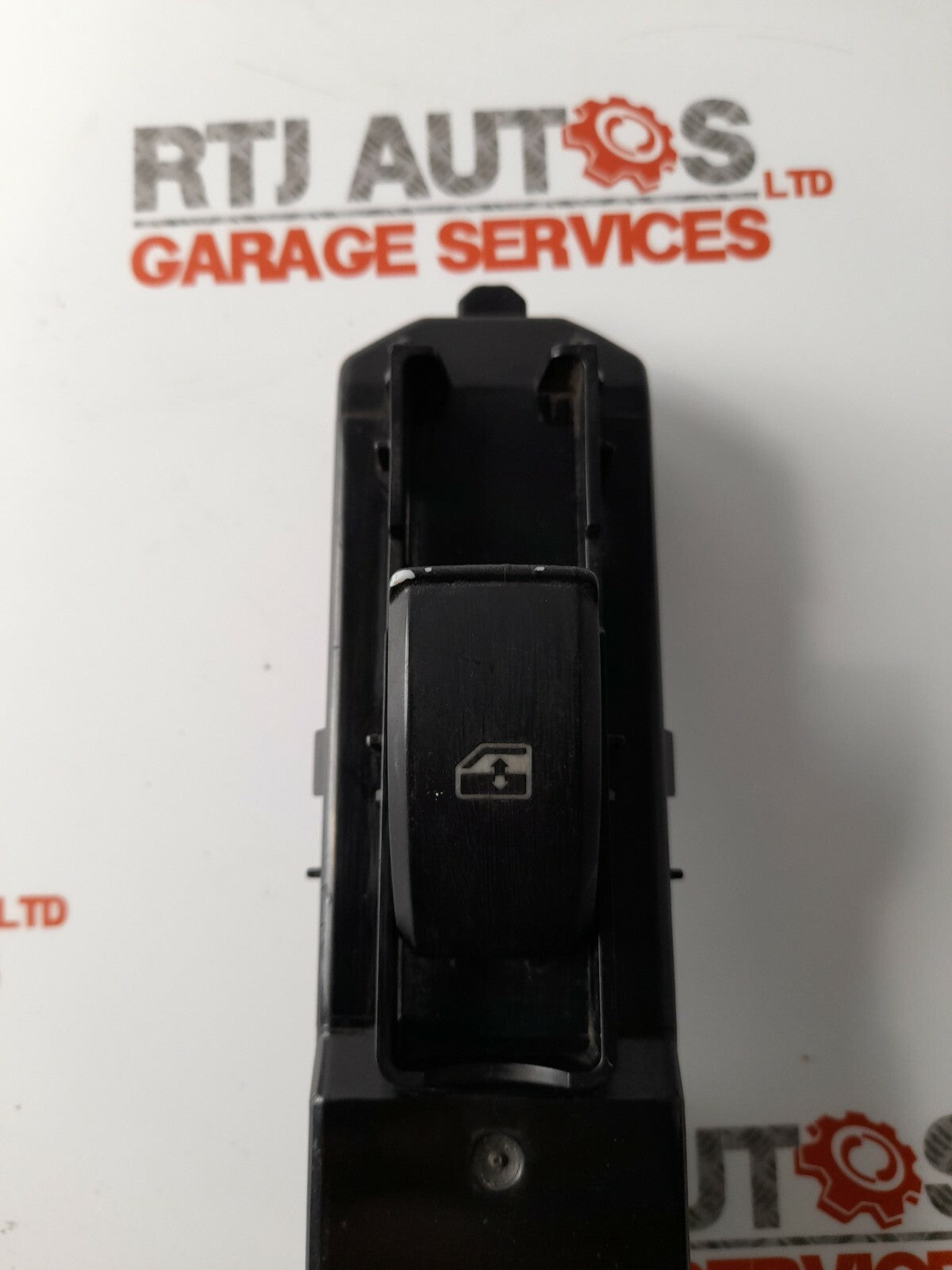 Saab 93 9-3 Passenger Nearside Front Switch Pack w/o Finger Protection 12805694