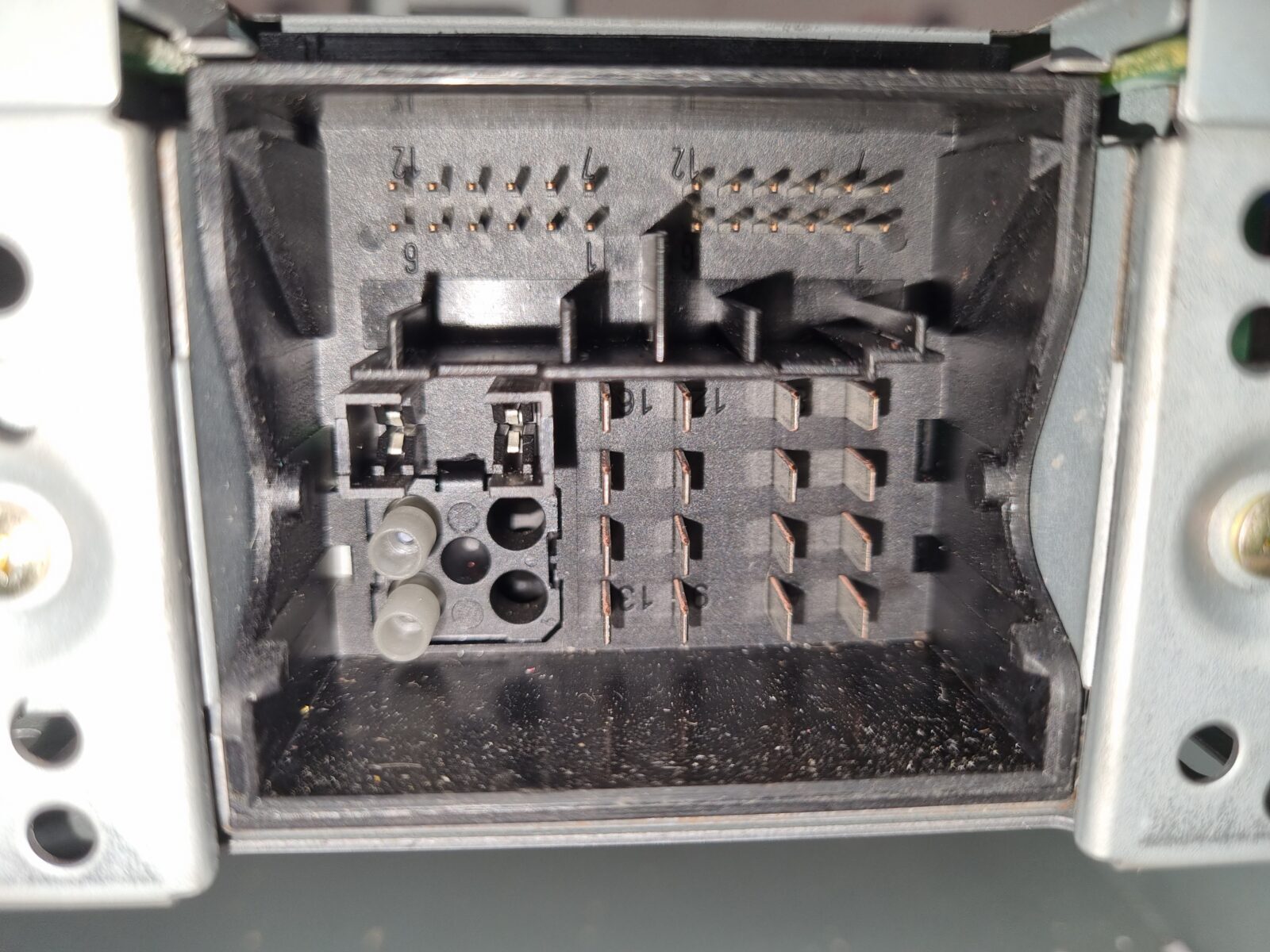 SAAB 93 9-3 EHU Stereo Head Unit Control Module 12758077