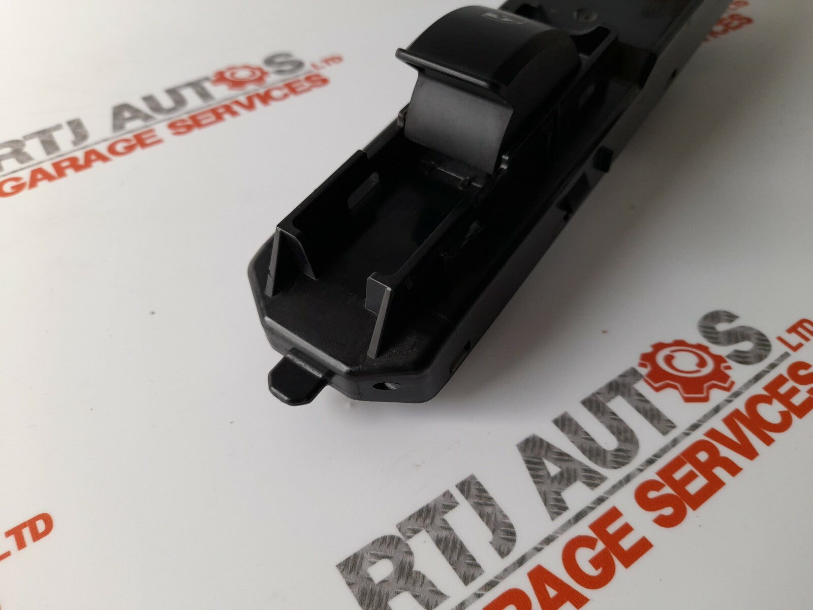 Saab 93 9-3 CV Window Switch Pack w/out Finger Protection 12805702
