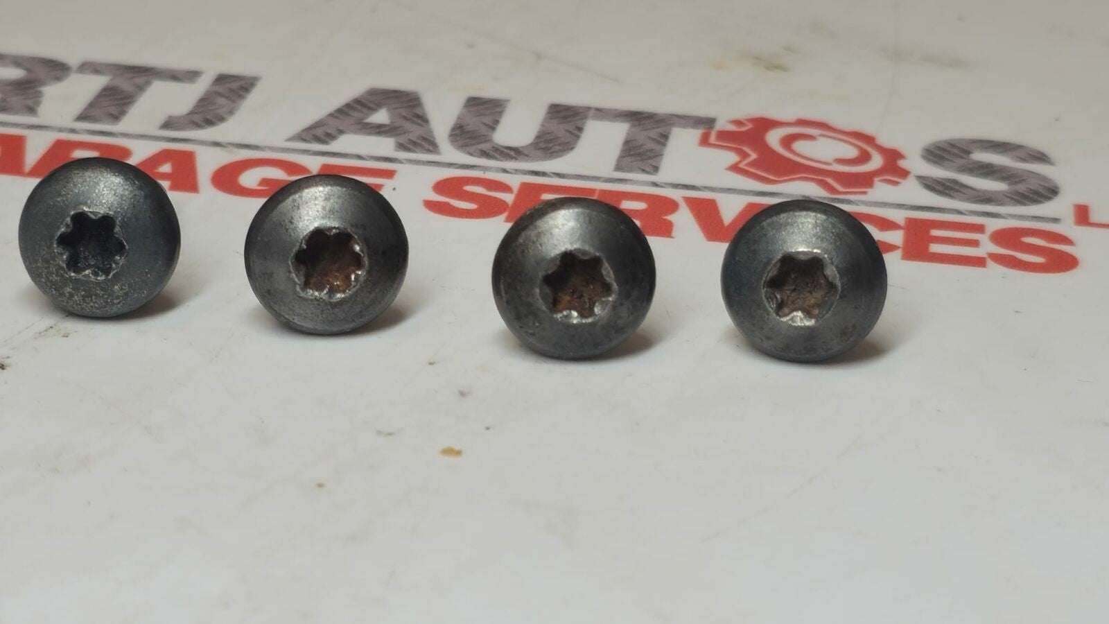 Saab 9-3 Coil Pack Cover Plate & Screws B207 1.8t - 2.0t  ( X4 )