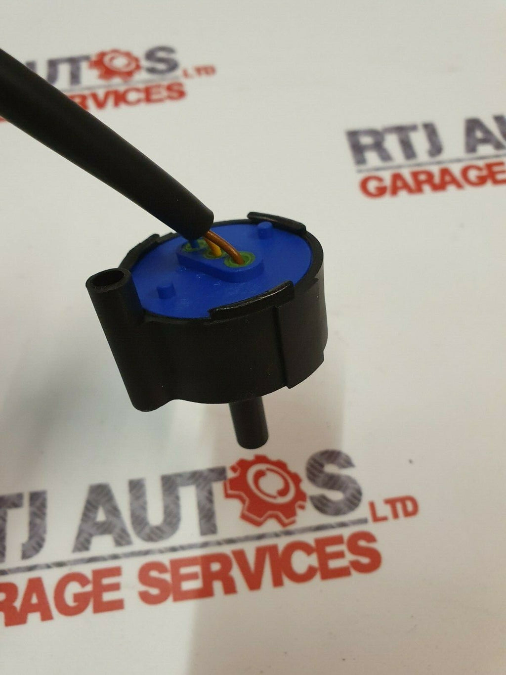 New Genuine Saab 9-3 9-5 06-09 1.9 Diesel Water in Fuel Sensor 12762673