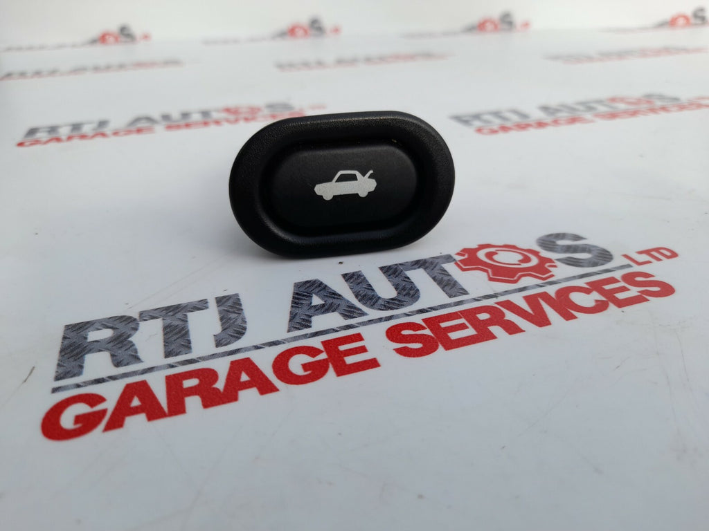 SAAB 900 9000 93 95 RHD Boot Tailgate Release Switch 4733457